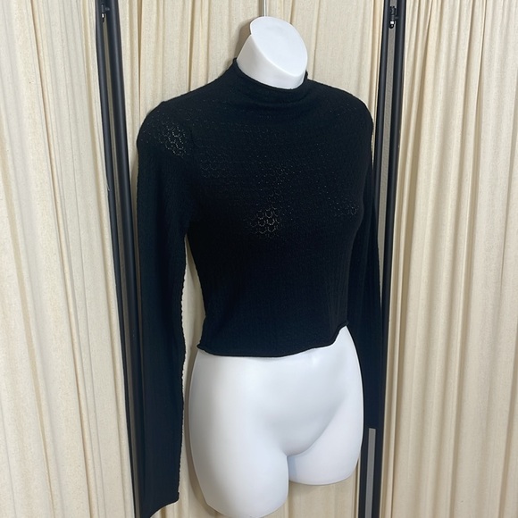 NEW! WILD FABLE KNITTED LIGHT TURTLENECK BLACK SWEATER SIZE XXS - Picture 4 of 8